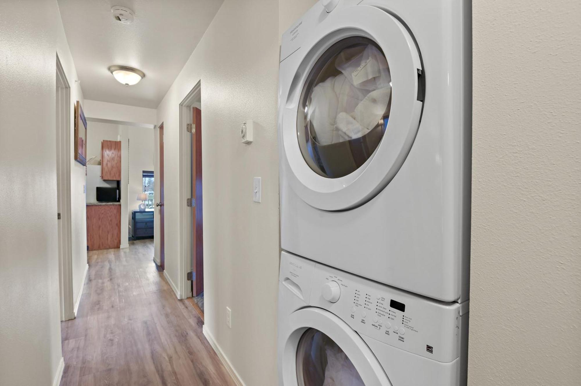 Maple Leaf Manor Suites スポーケン エクステリア 写真