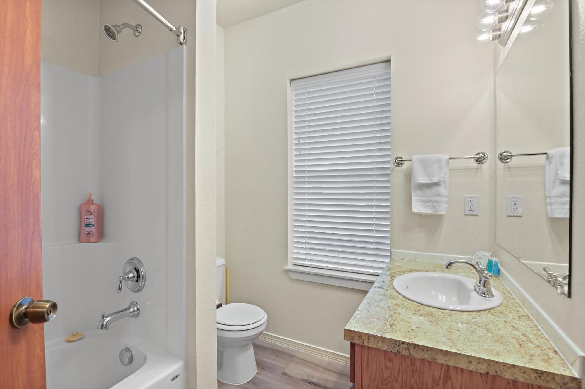 Maple Leaf Manor Suites スポーケン エクステリア 写真