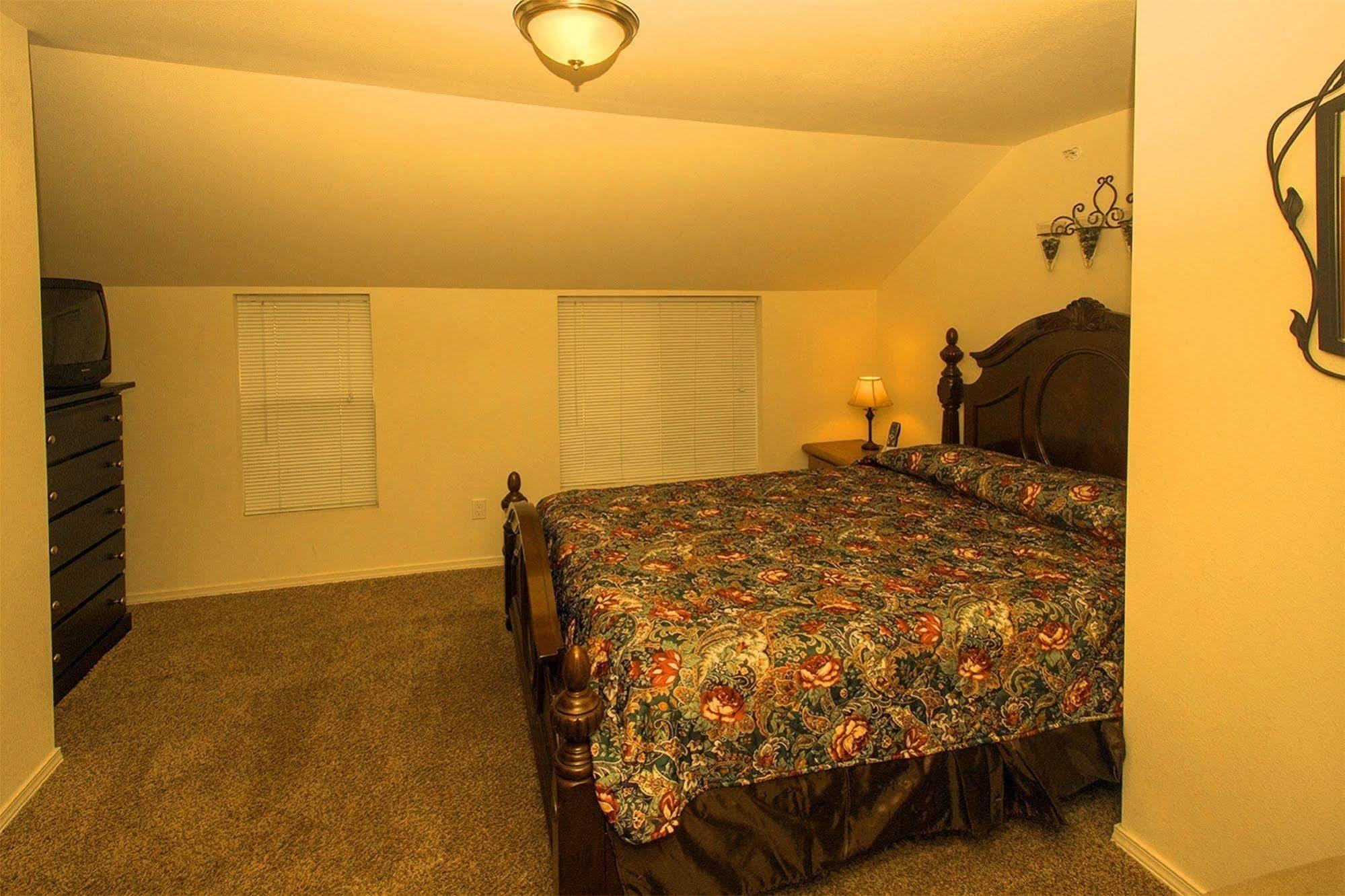 Maple Leaf Manor Suites スポーケン エクステリア 写真