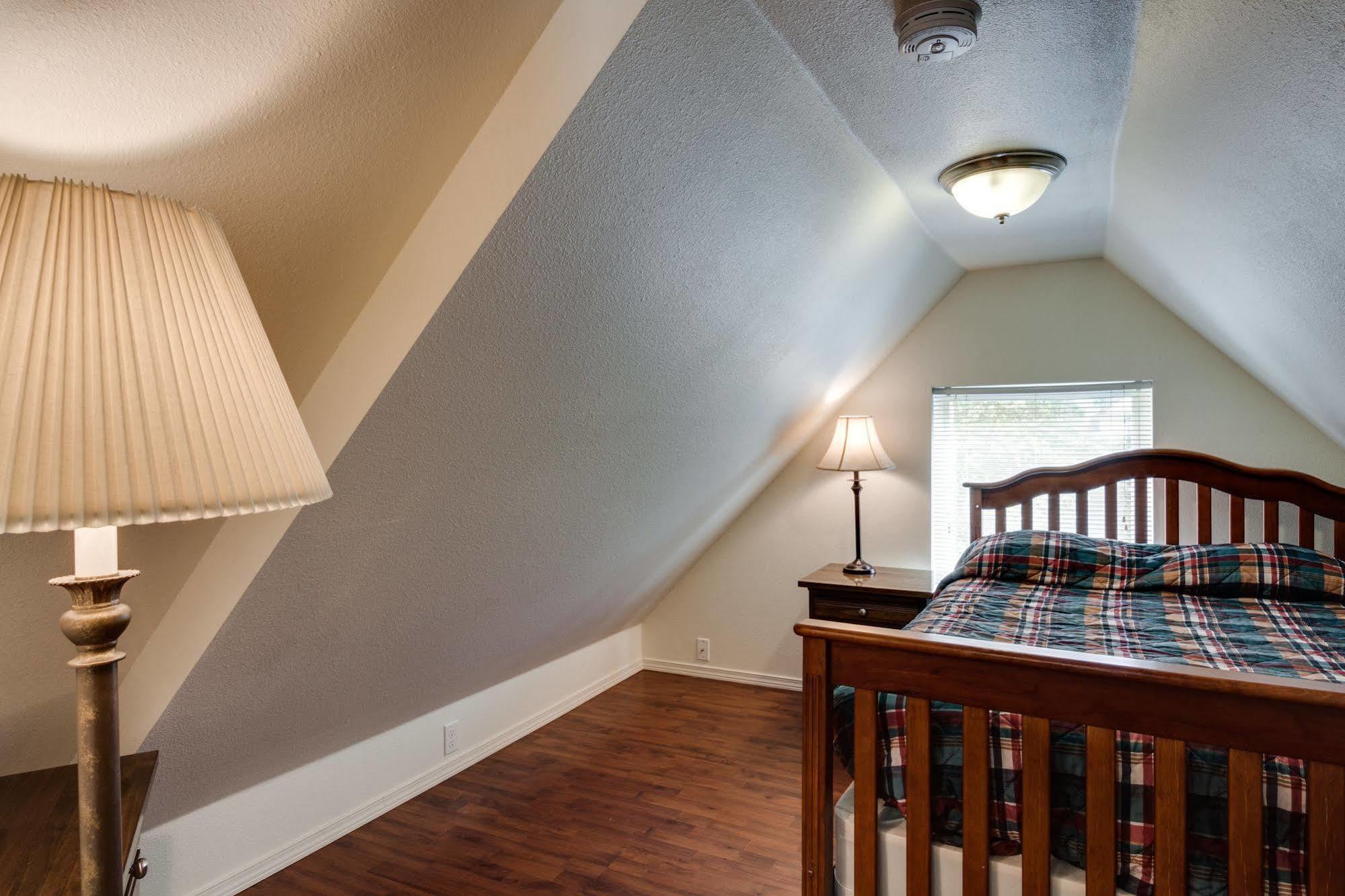 Maple Leaf Manor Suites スポーケン エクステリア 写真